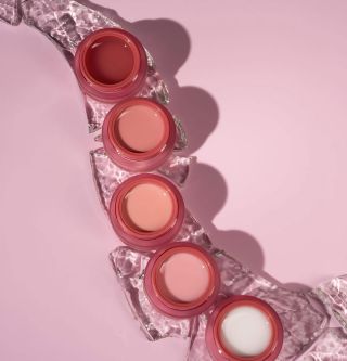 FLUFFI + NEU speziell für empfindliche Nägel entwickelt. ✨ Unser und Ihr beliebtestes Sortiment an FLUFFI UV-Aufbaugelen...